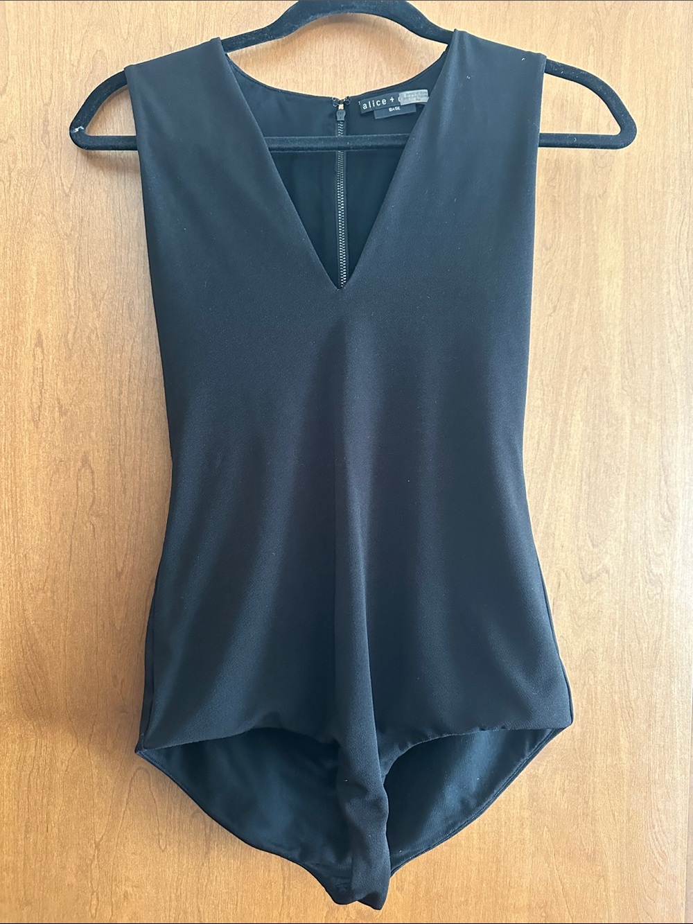 Alice + Olivia Black V-Neck Sleeveless Bodysuit with Back Zip